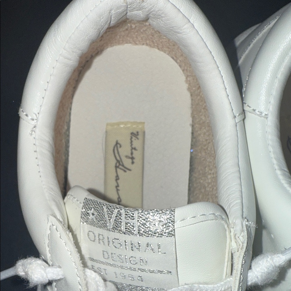 Vintage Havana Cream Leather Sneakers - Picture 2 of 9